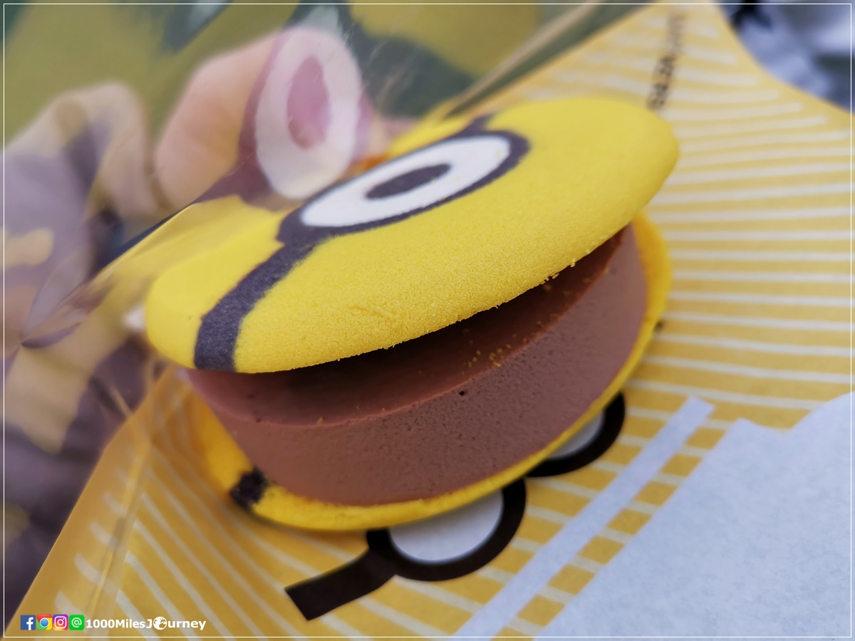 Minion Cookie Sanwich